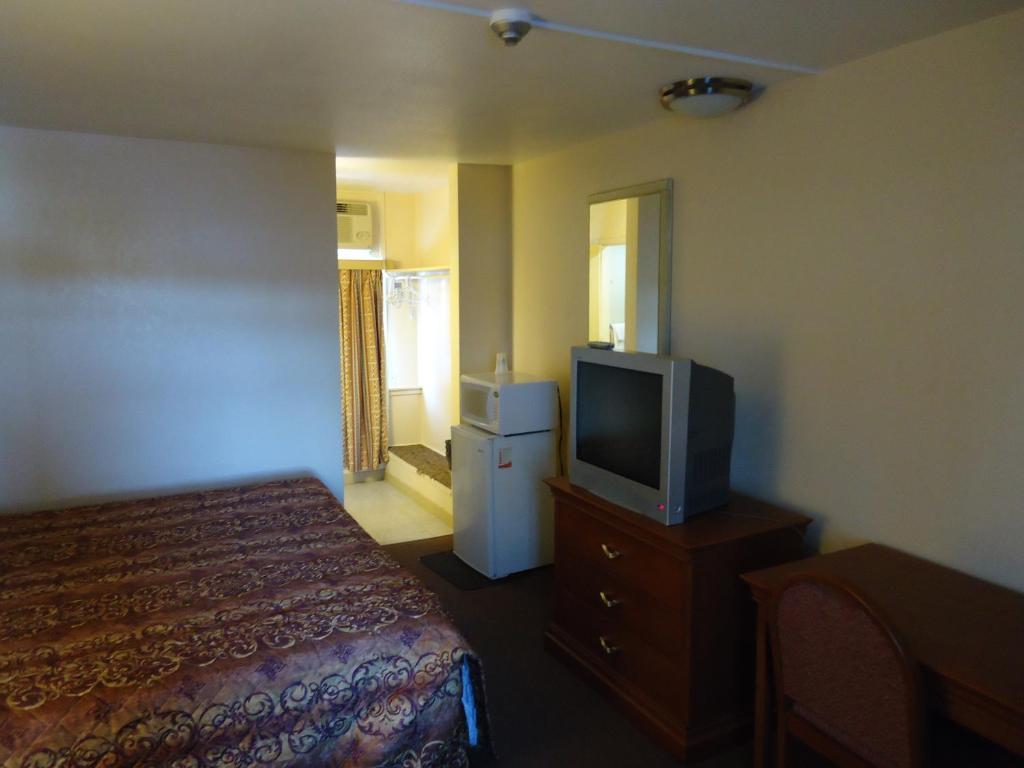 Canadiana Hotel